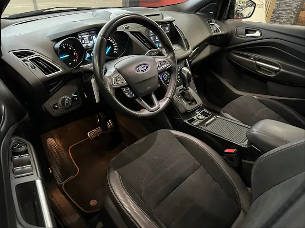 FORD Kuga 2.0 TDCi ST Line High 4WD PowerShift