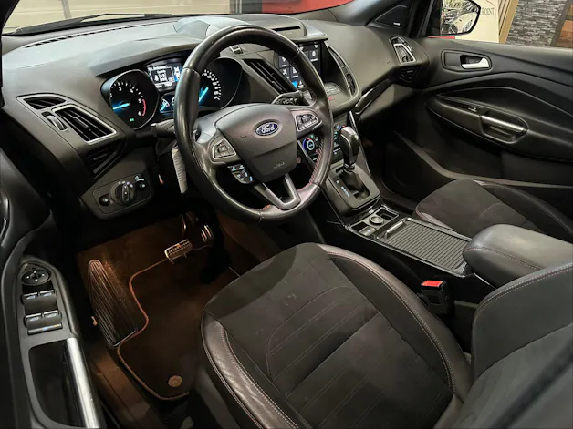 FORD Kuga 2.0 TDCi ST Line High 4WD PowerShift