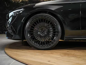Mercedes-Benz E 220 d AMG Line 4Matic 9G-Tronic *Werksgarantie*21" Felgen*Abstandsregler*