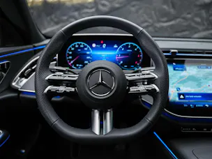 Mercedes-Benz E 220 d AMG Line 4Matic 9G-Tronic *Werksgarantie*21" Felgen*Abstandsregler*