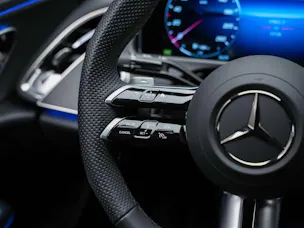 Mercedes-Benz E 220 d AMG Line 4Matic 9G-Tronic *Werksgarantie*21" Felgen*Abstandsregler*