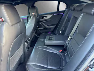 Jaguar XE 2.0 D 180 R-Dynamic S AWD