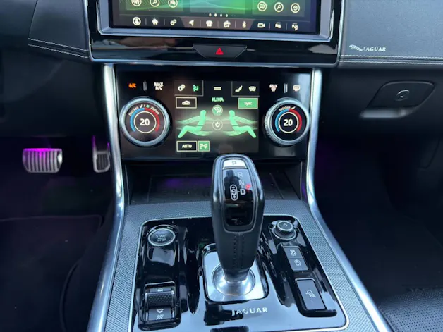 Jaguar XE 2.0 D 180 R-Dynamic S AWD