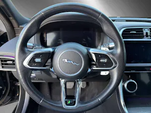 Jaguar XE 2.0 D 180 R-Dynamic S AWD