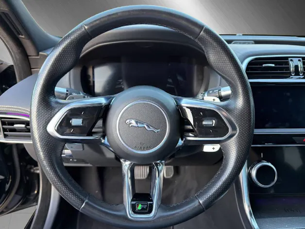 Jaguar XE 2.0 D 180 R-Dynamic S AWD