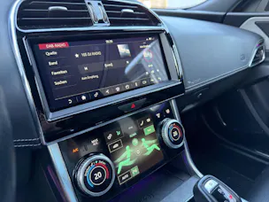 Jaguar XE 2.0 D 180 R-Dynamic S AWD
