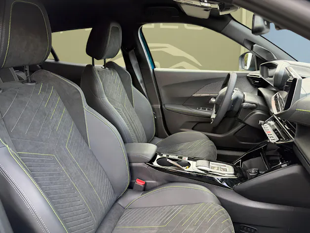 Peugeot 2008 1.2 Hybrid 145 GT Exclusive