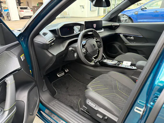 Peugeot 2008 1.2 Hybrid 145 GT Exclusive