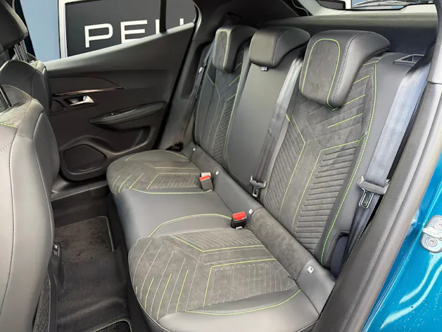 Peugeot 2008 1.2 Hybrid 145 GT Exclusive