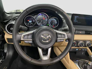 Mazda MX-5 2.0 Kazari
