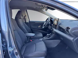 Toyota Yaris 1.5 VVT-i HSD Trend