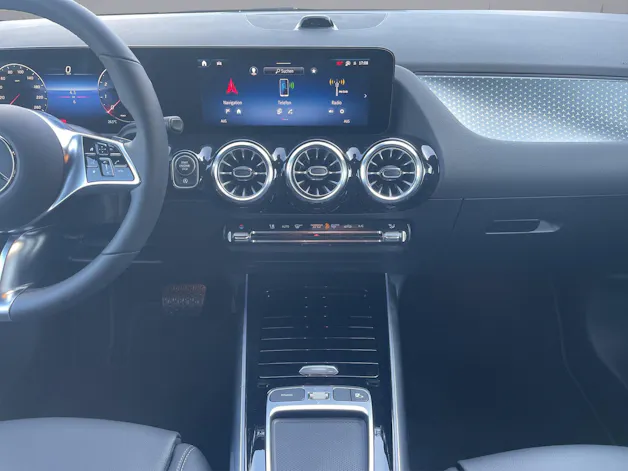 Mercedes-Benz GLA 250 Swiss Star Progressive 4matic
