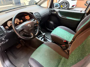 Opel Zafira 1.8i 16V Comfort