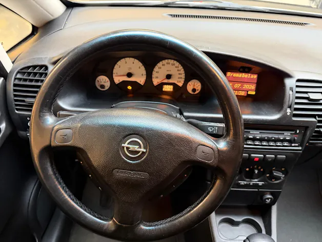 Opel Zafira 1.8i 16V Comfort