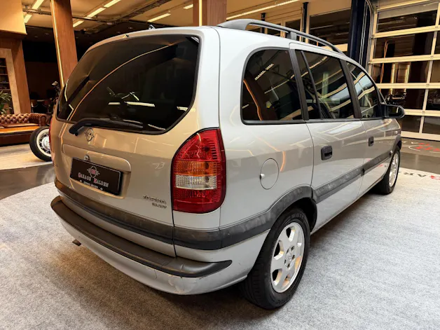 Opel Zafira 1.8i 16V Comfort