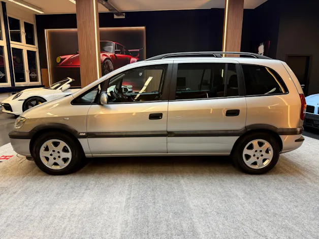 Opel Zafira 1.8i 16V Comfort