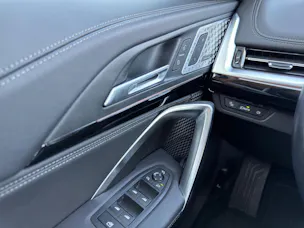 BMW iX1 xDrive 30 X-Line (CH) 🔋