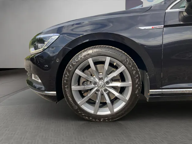 VW Passat Variant 2.0 TDI 240 SCR Highl. DSG 4m