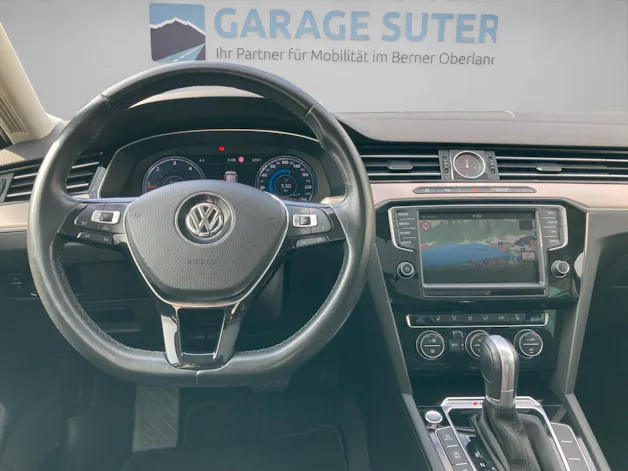 VW Passat Variant 2.0 TDI 240 SCR Highl. DSG 4m