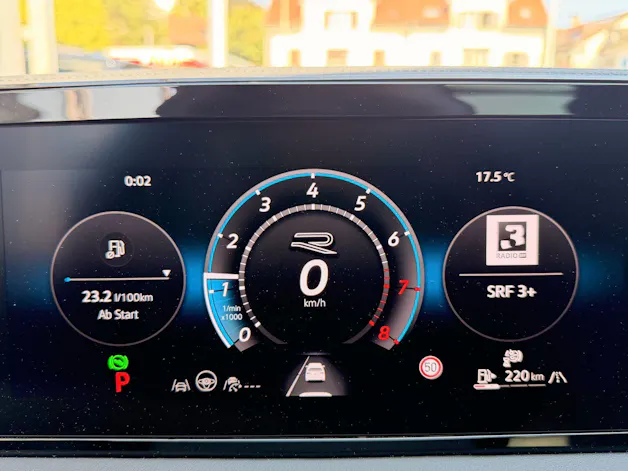 VW Tiguan 2.0 TDI DSG 4MOTION R-LINE *** PANORAMAGLASDACH & 360 GRAD KAMERA ***