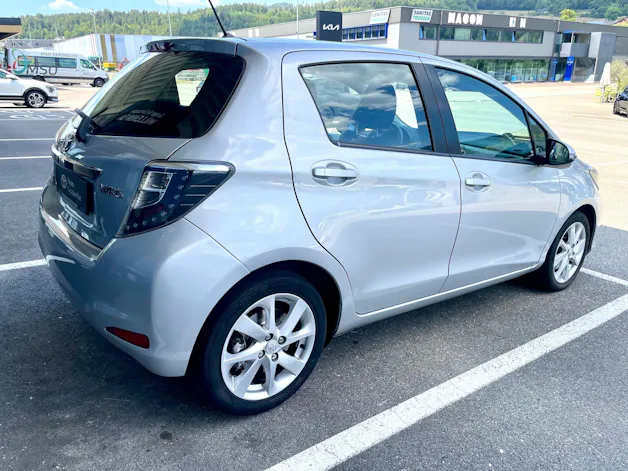 Toyota Yaris 1.5 VVT-i Hybrid Sol Premium CVT