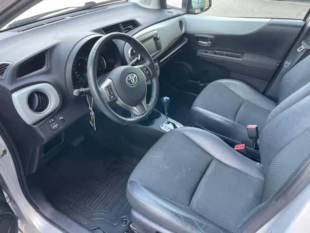 Toyota Yaris 1.5 VVT-i Hybrid Sol Premium CVT