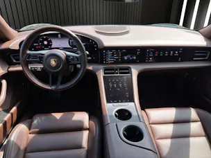 PORSCHE Taycan 4S