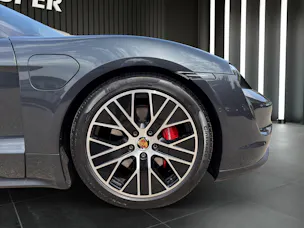 PORSCHE Taycan 4S