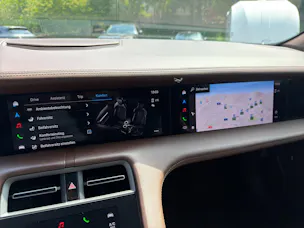 PORSCHE Taycan 4S