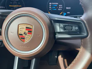 PORSCHE Taycan 4S