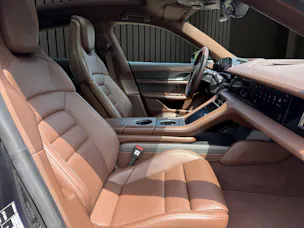PORSCHE Taycan 4S