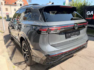 VW Tiguan 2.0 TDI DSG 4MOTION R-LINE *** PANORAMAGLASDACH & 360 GRAD KAMERA ***