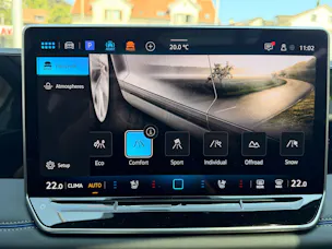 VW Tiguan 2.0 TDI DSG 4MOTION R-LINE *** PANORAMAGLASDACH & 360 GRAD KAMERA ***