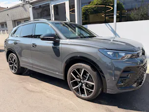 VW Tiguan 2.0 TDI DSG 4MOTION R-LINE *** PANORAMAGLASDACH & 360 GRAD KAMERA ***