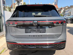 VW Tiguan 2.0 TDI DSG 4MOTION R-LINE *** PANORAMAGLASDACH & 360 GRAD KAMERA ***