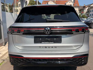 VW Tiguan 2.0 TDI DSG 4MOTION R-LINE *** PANORAMAGLASDACH & 360 GRAD KAMERA ***
