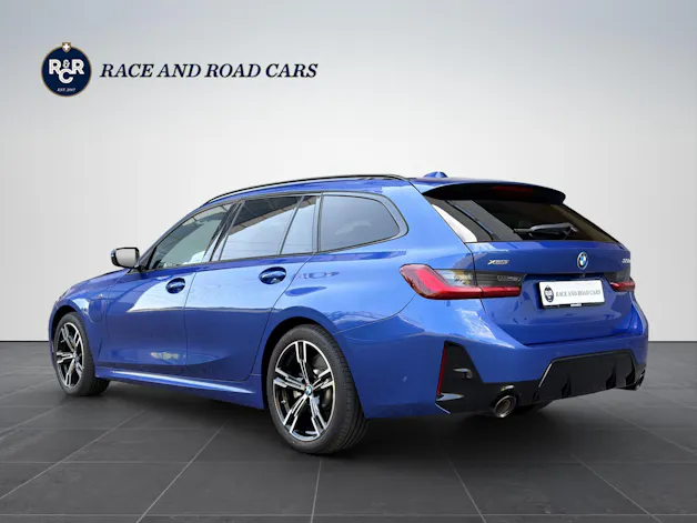 BMW BMW 330e x DriveTouring Steptronic - M Sport