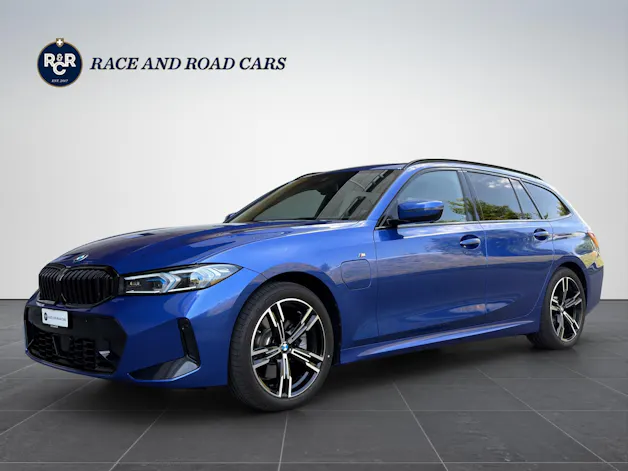 BMW BMW 330e x DriveTouring Steptronic - M Sport
