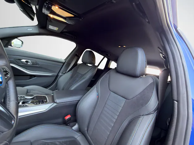 BMW BMW 330e x DriveTouring Steptronic - M Sport