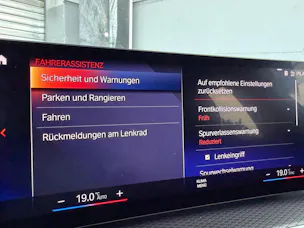 BMW BMW 330e x DriveTouring Steptronic - M Sport