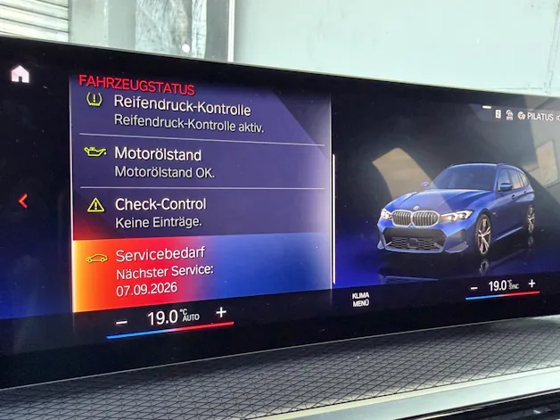 BMW BMW 330e x DriveTouring Steptronic - M Sport
