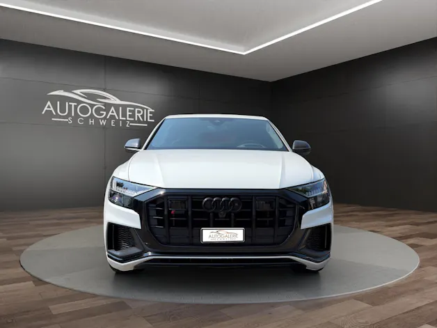 AUDI SQ8 TFSI quattro | CH Fzg. | NP: 199K | Carbon | Nachtsicht | Massage | B&O Advanced | AHK | Standheiz. | VOLL |