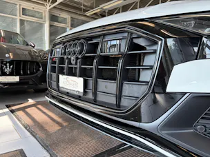AUDI SQ8 TFSI quattro | CH Fzg. | NP: 199K | Carbon | Nachtsicht | Massage | B&O Advanced | AHK | Standheiz. | VOLL |