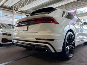 AUDI SQ8 TFSI quattro | CH Fzg. | NP: 199K | Carbon | Nachtsicht | Massage | B&O Advanced | AHK | Standheiz. | VOLL |