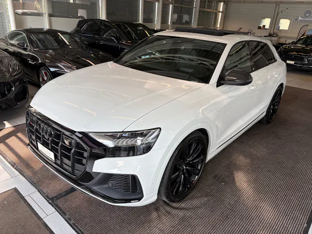 AUDI SQ8 TFSI quattro | CH Fzg. | NP: 199K | Carbon | Nachtsicht | Massage | B&O Advanced | AHK | Standheiz. | VOLL |