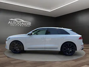 AUDI SQ8 TFSI quattro | CH Fzg. | NP: 199K | Carbon | Nachtsicht | Massage | B&O Advanced | AHK | Standheiz. | VOLL |