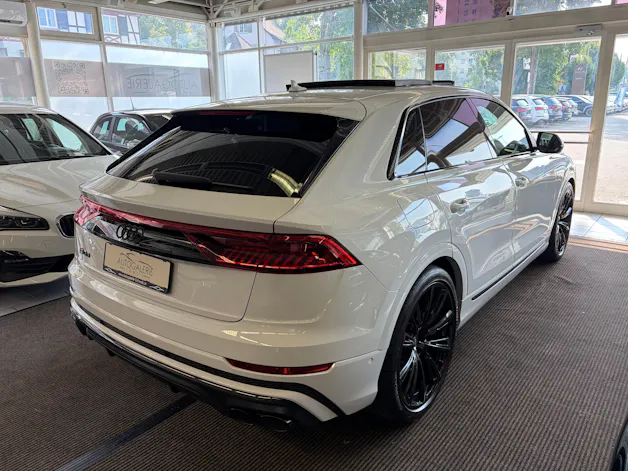 AUDI SQ8 TFSI quattro | CH Fzg. | NP: 199K | Carbon | Nachtsicht | Massage | B&O Advanced | AHK | Standheiz. | VOLL |