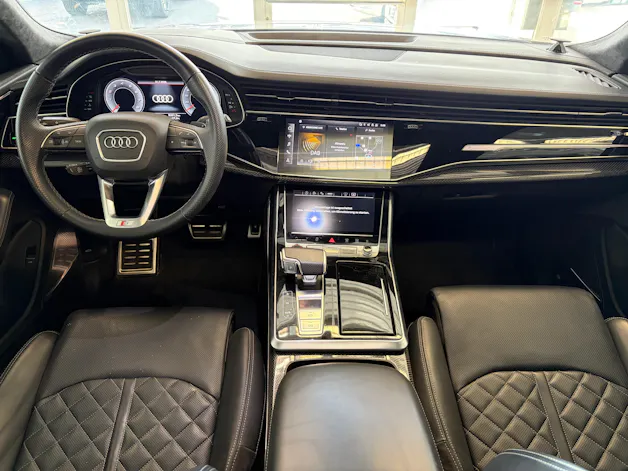 AUDI SQ8 TFSI quattro | CH Fzg. | NP: 199K | Carbon | Nachtsicht | Massage | B&O Advanced | AHK | Standheiz. | VOLL |