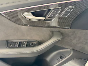 AUDI SQ8 TFSI quattro | CH Fzg. | NP: 199K | Carbon | Nachtsicht | Massage | B&O Advanced | AHK | Standheiz. | VOLL |