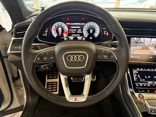 AUDI SQ8 TFSI quattro | CH Fzg. | NP: 199K | Carbon | Nachtsicht | Massage | B&O Advanced | AHK | Standheiz. | VOLL |